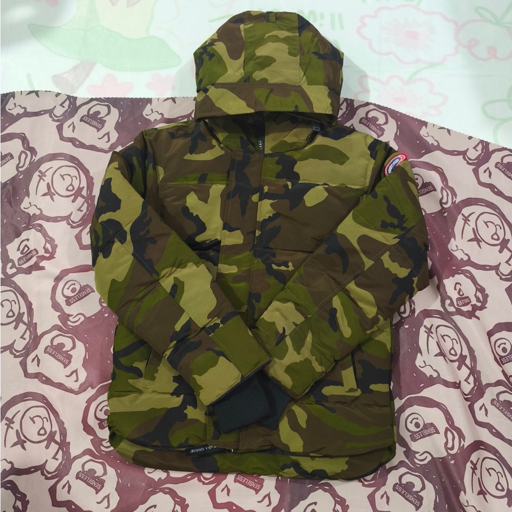 Canada Goose Men's Camouflage Puffer Jacket in Green & Brown